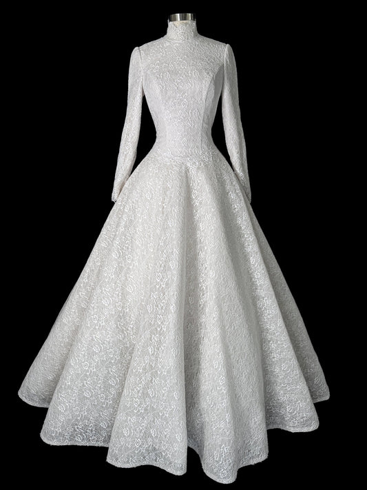 Preloved US 8 Anna Augusta Modest Chantilly Lace Bridal Gown