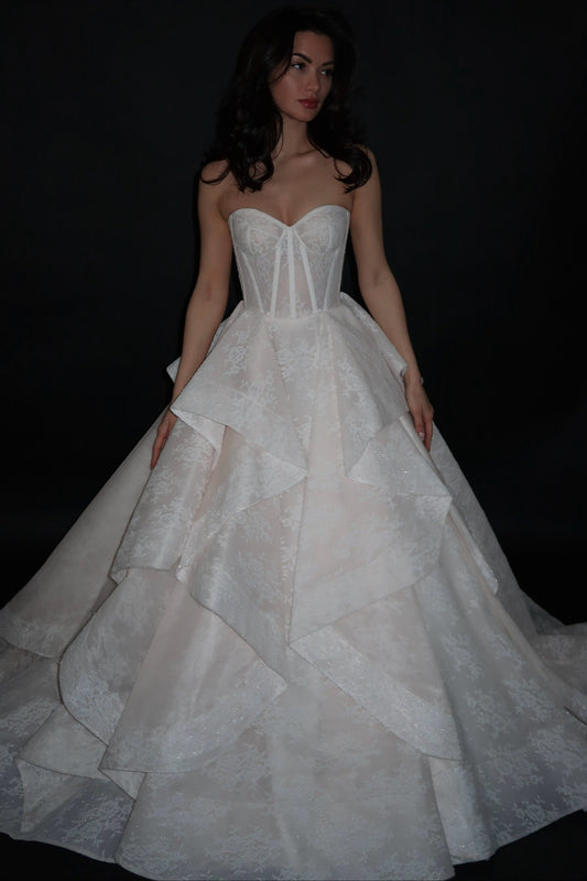 Preloved US 0 Anna Augusta Strapless Sweetheart Chantilly Lace Bridal Gown