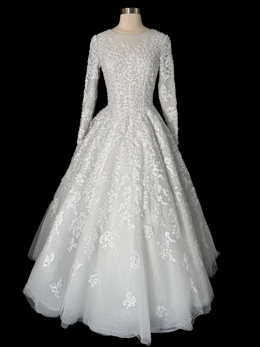 Preloved US 4 Anna Augusta Modest Embroidered Lace Crystals attached Bridal Gown