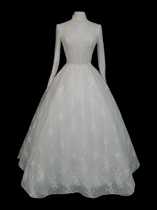 Preloved US 4 Anna Augusta French Corded Lace Bridal Gown