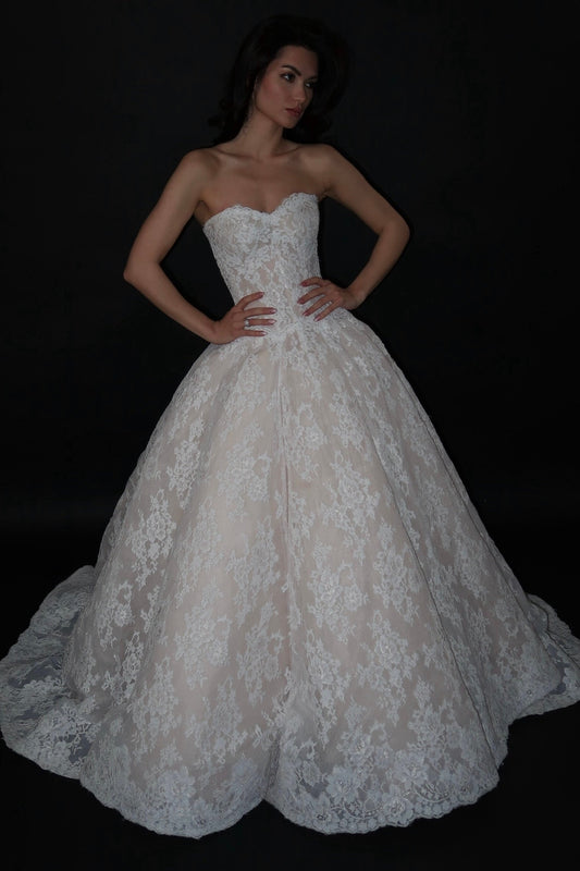 Preloved US 0 Anna Augusta Alexandra French Corded Lace Bridal Gown