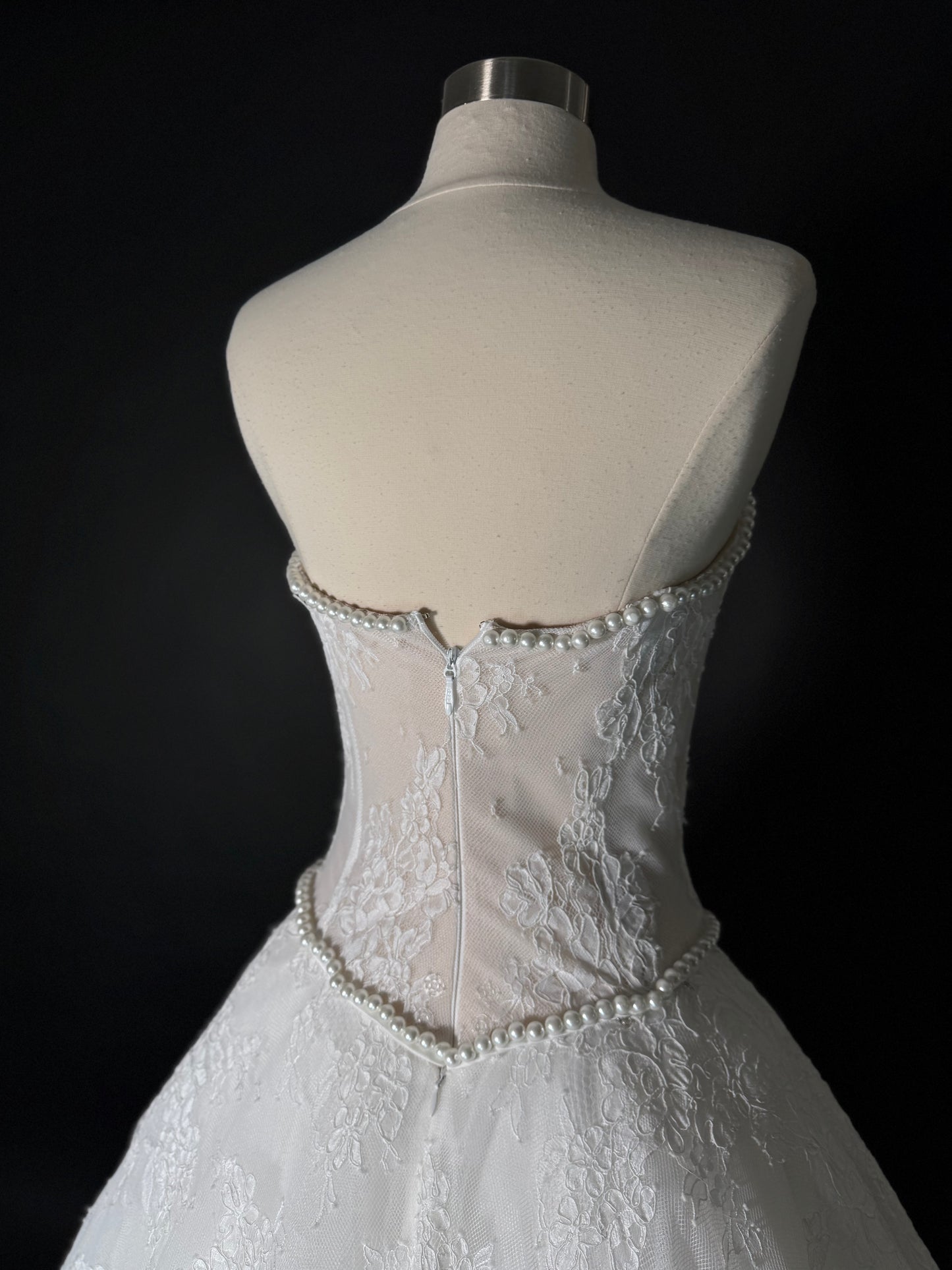 Chantilly Corded Lace Anna Augusta Bridal Gown, Preloved, Size US 4-6, Pearl Detailed