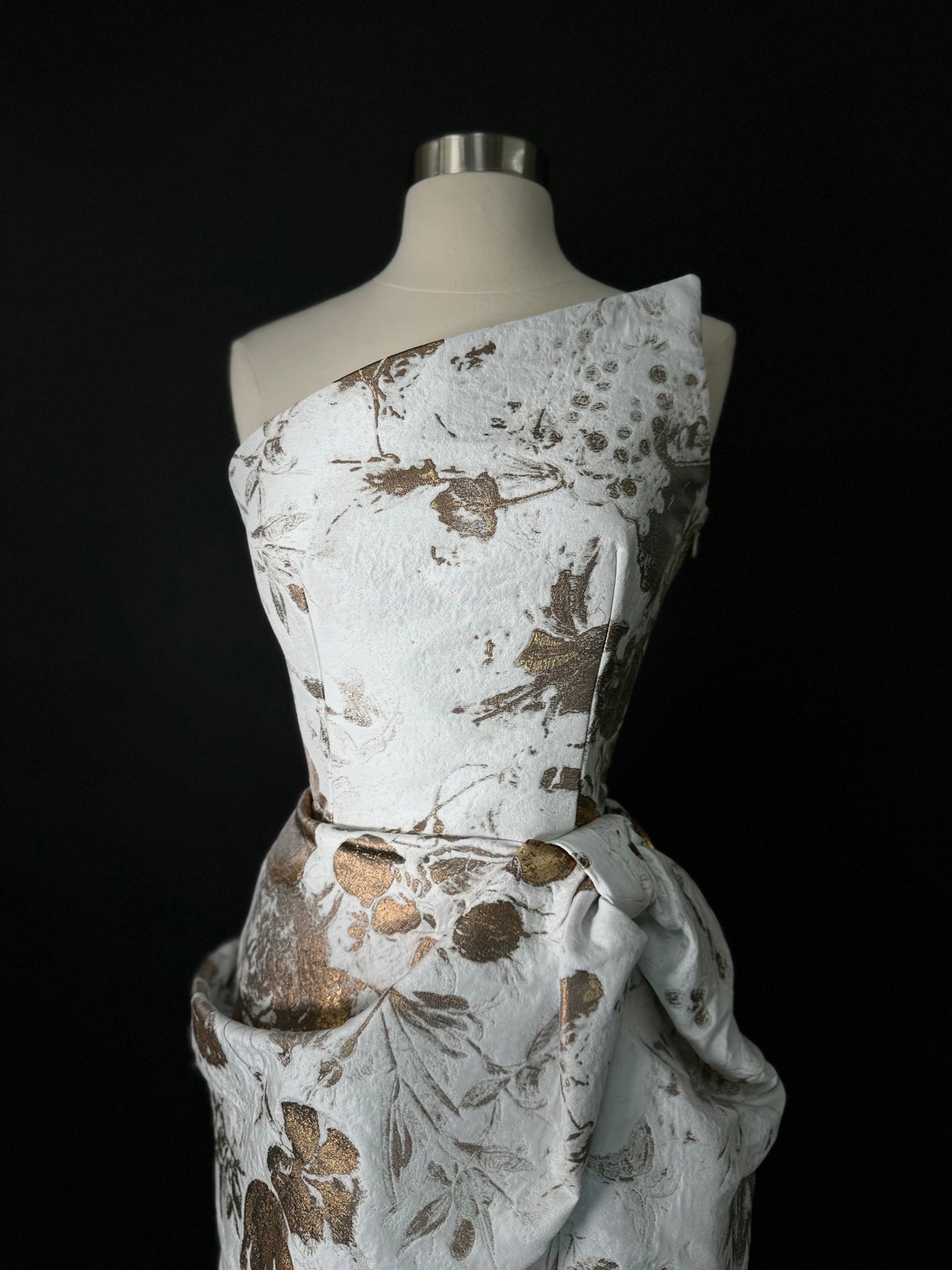 Brand New US 8 ALEXANDER MCQUEEN Metallic Floral Jacquard Evening Dress