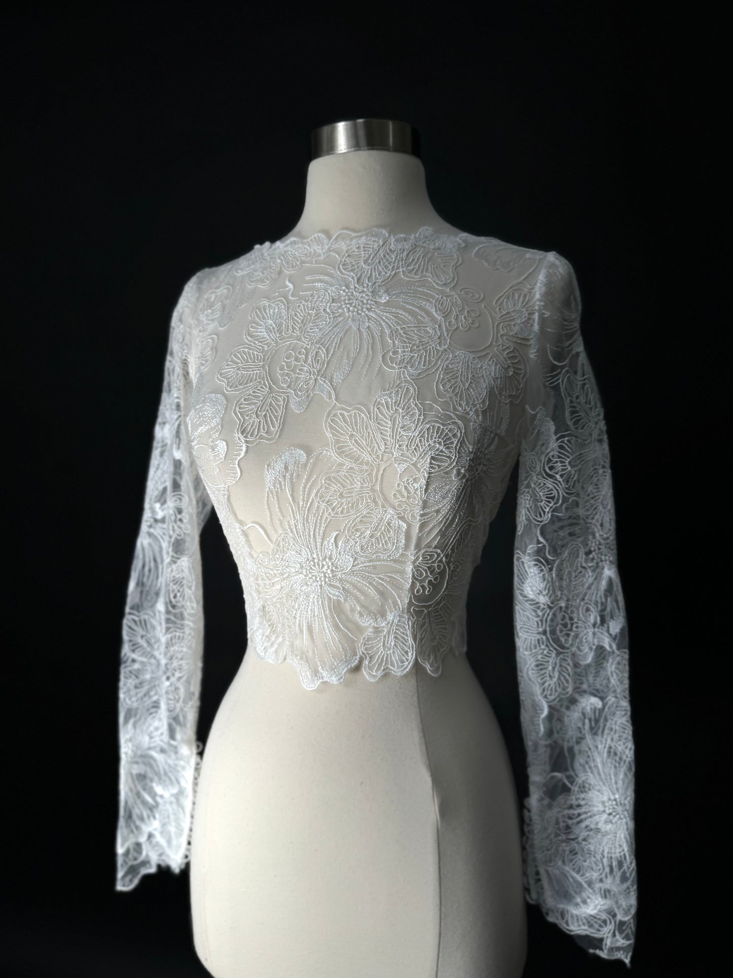 Preloved US 0 Anna Augusta Custom made Bridal Embroidery lace Cape