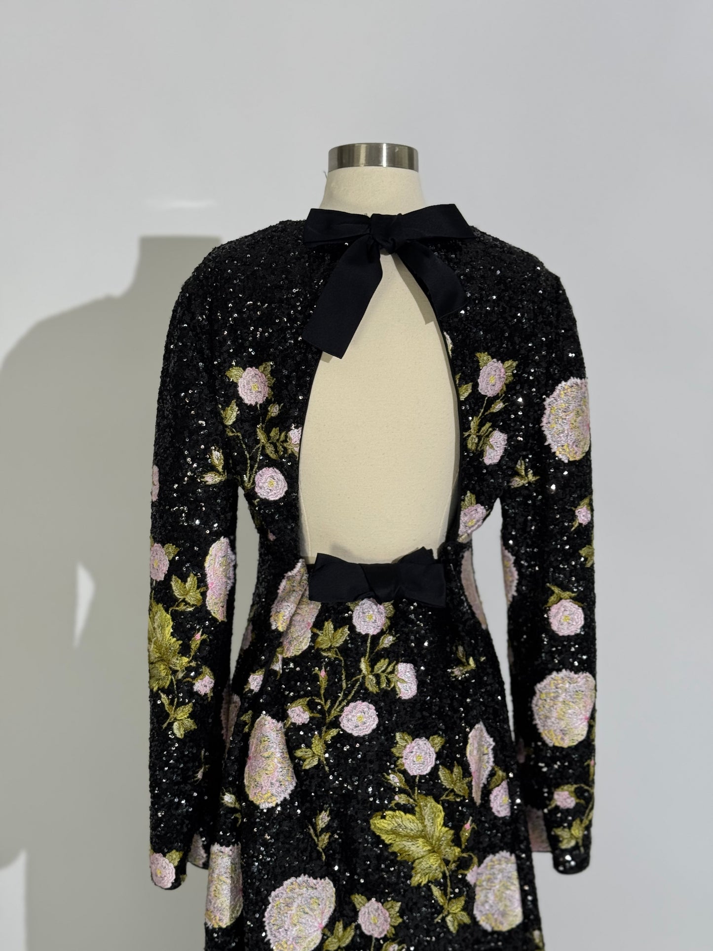 Brand New US 8 Giambattista Valli Floral Embroidered Sequin Evening Gown in Black Rose