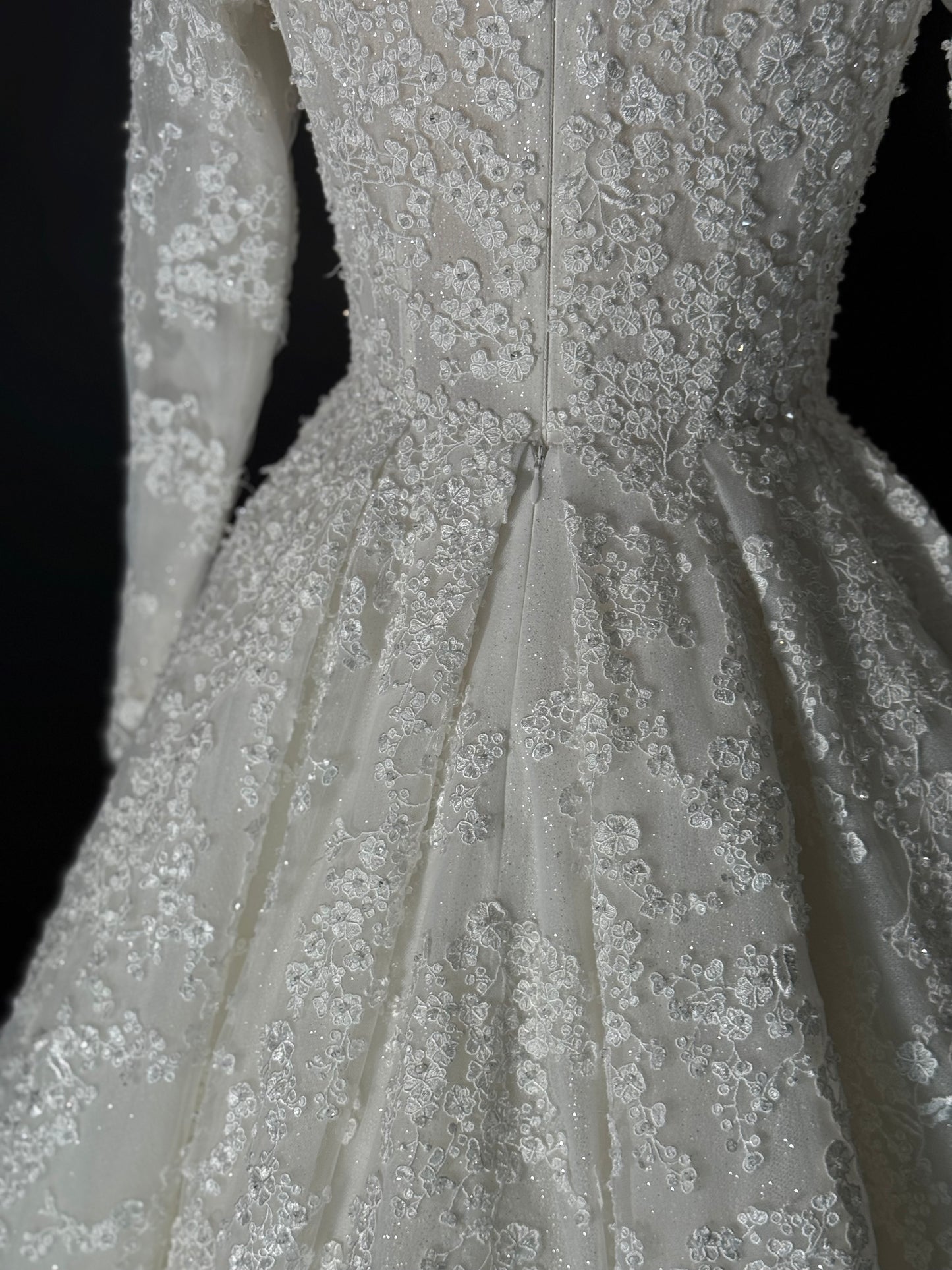 Anna Augusta Modest Embroidered Lace Crystals attached Bridal Gown, Preloved, Size US 4,