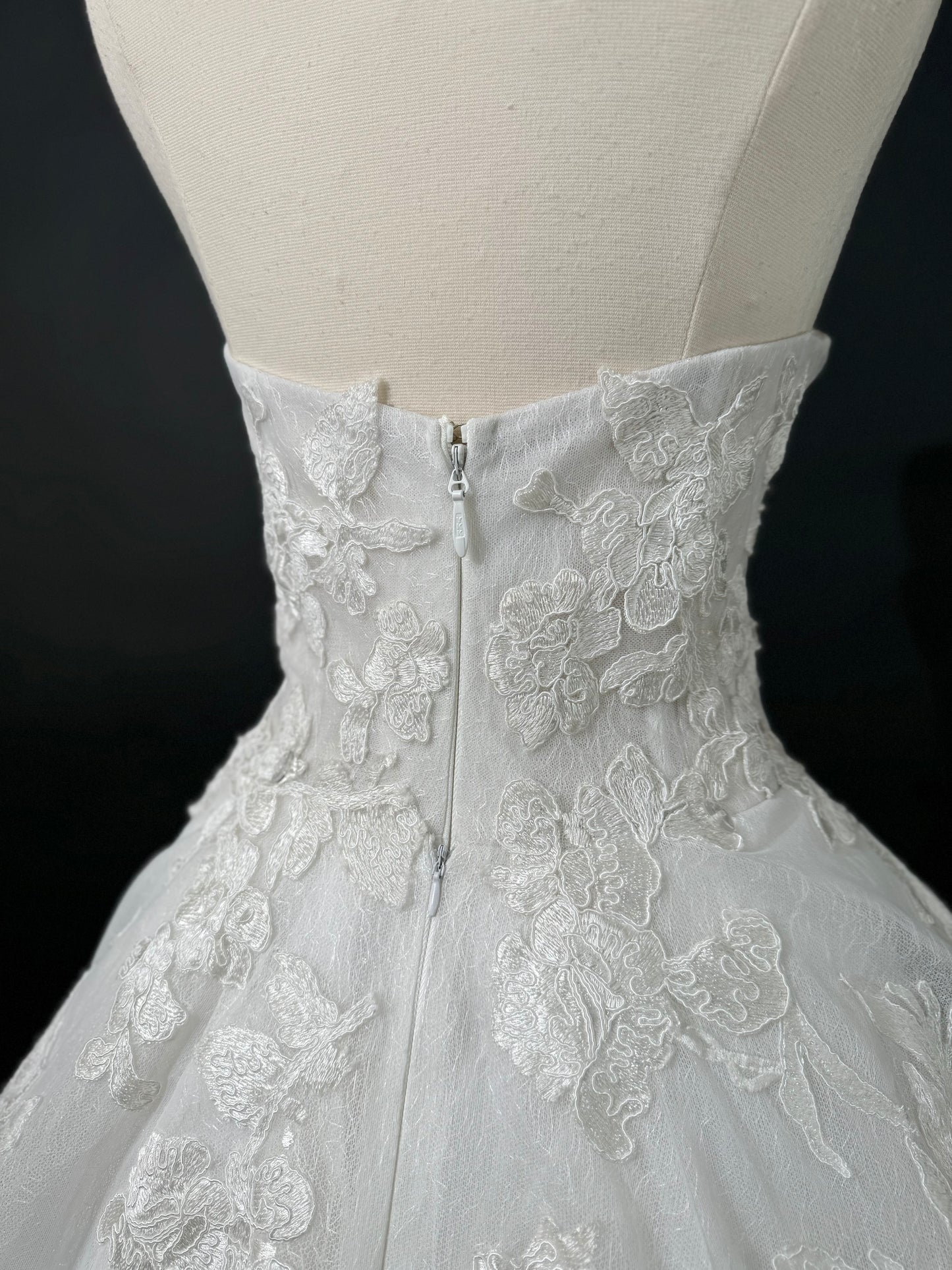 Preloved US 8 Anna Augusta Embroidery lace Custom Bridal Gown