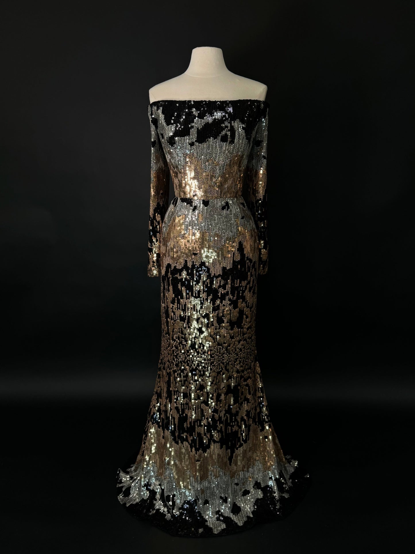 Brand New US 6 ELIE SAAB Black Embroidered Sequins Evening Gown