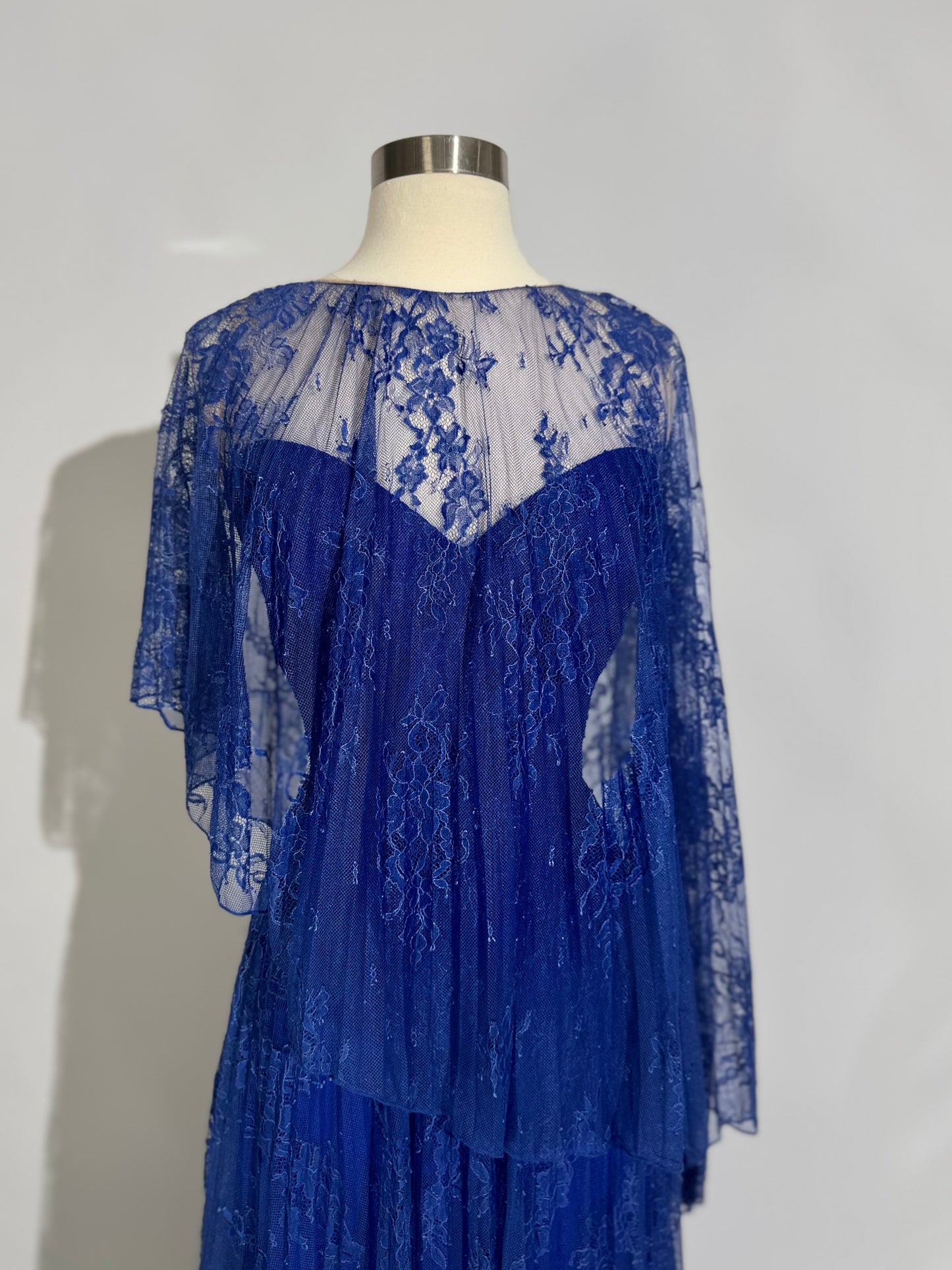 Brand New US 8 Gemy Maalouf Chantilly Lace Maxi Gown with Cape in Royal Blue