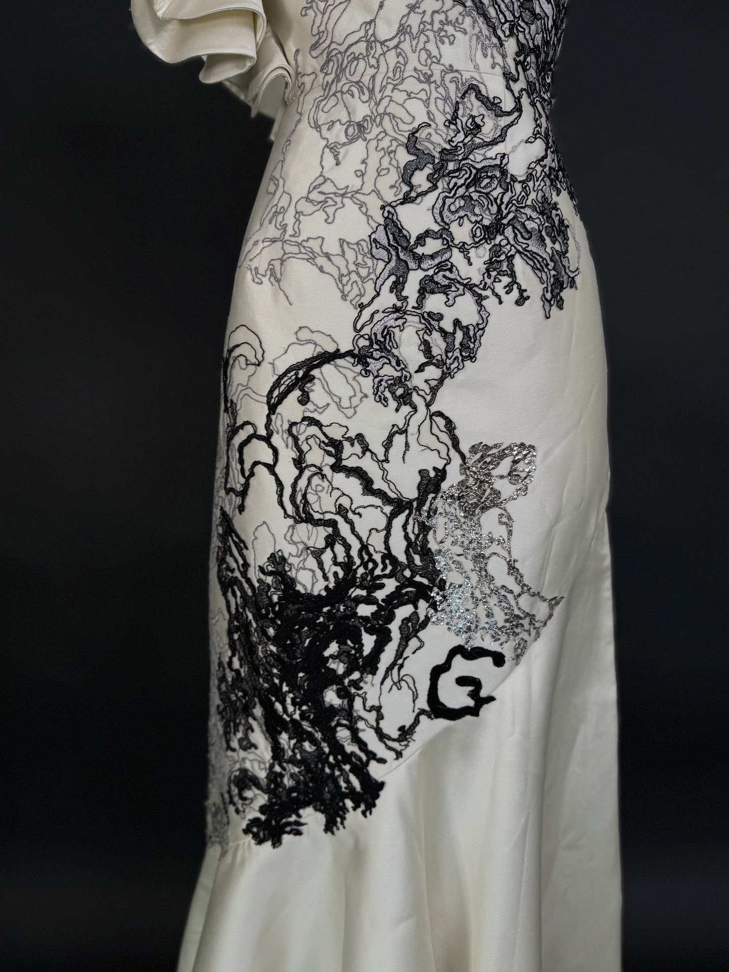 Brand New US 4 Saiid Kobeisy One Shoulder Ivory Black Embroidered Evening Gown