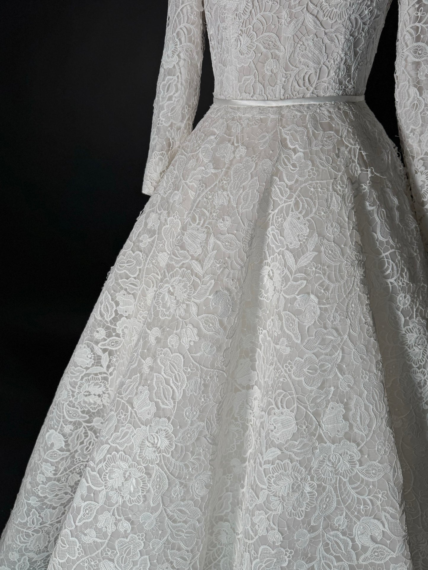 Anna Augusta Modest Style Guipure Lace Bridal Gown, Preloved, Size US 6