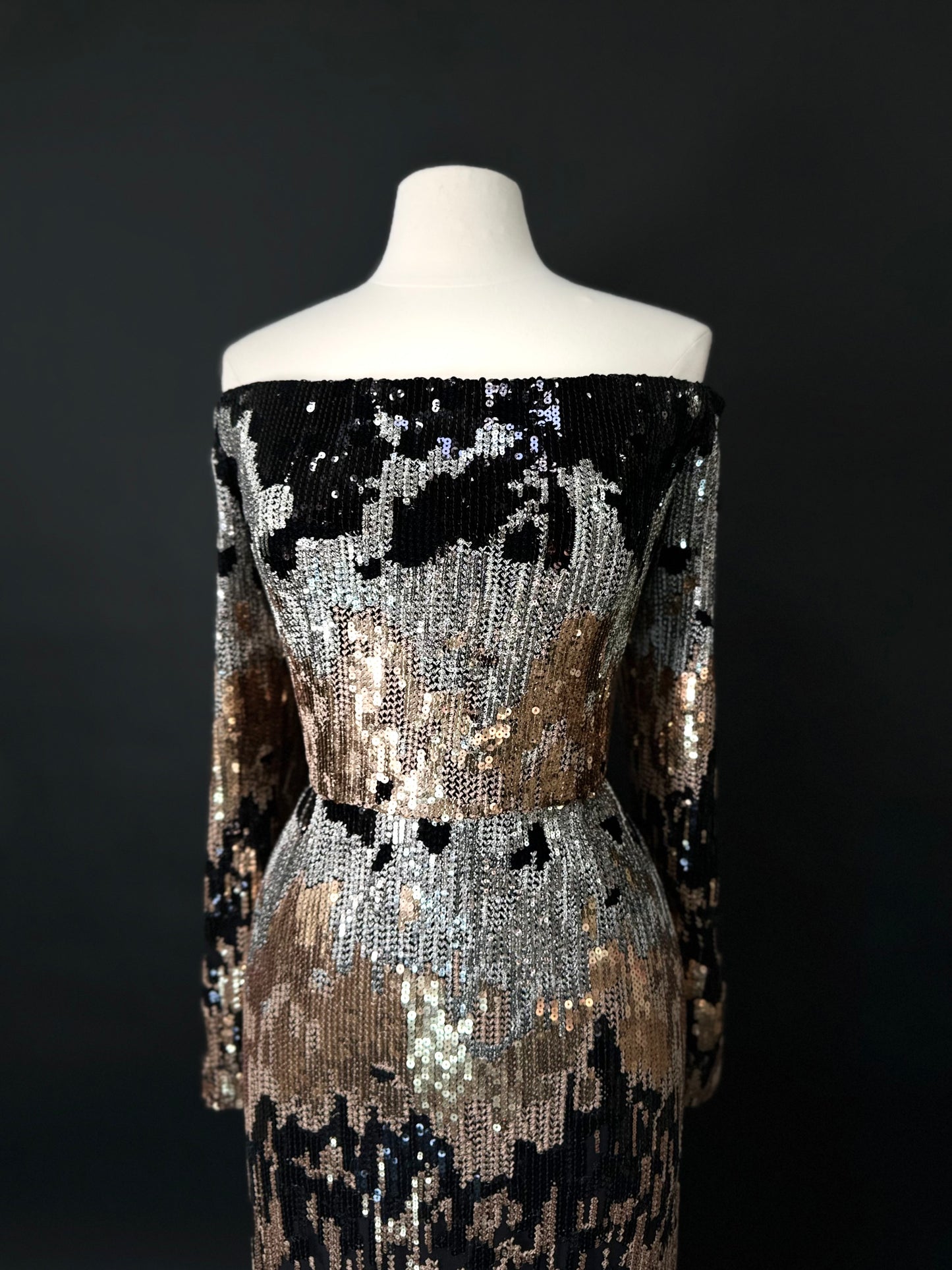 Brand New US 6 ELIE SAAB Black Embroidered Sequins Evening Gown