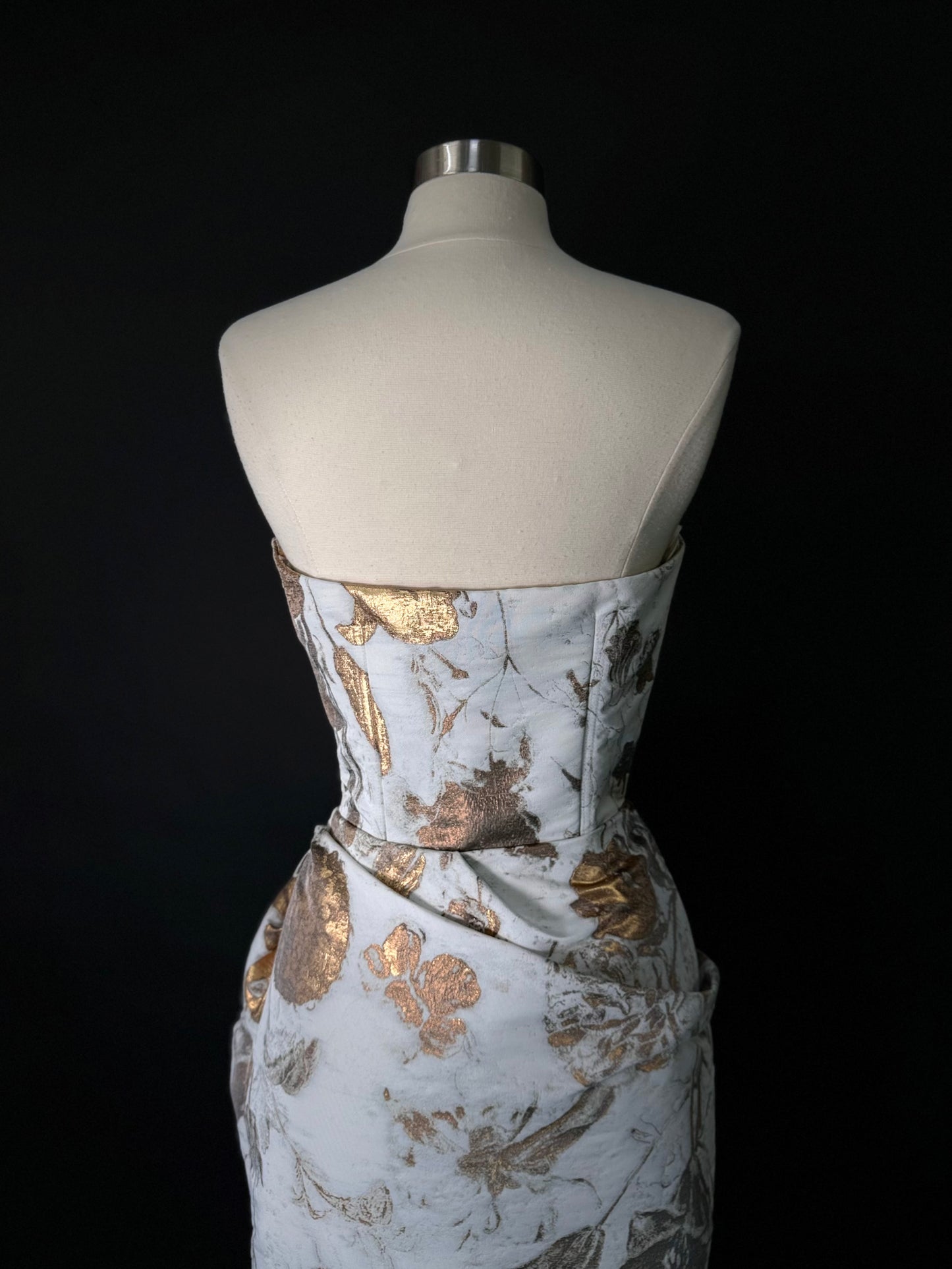 Brand New US 8 ALEXANDER MCQUEEN Metallic Floral Jacquard Evening Dress