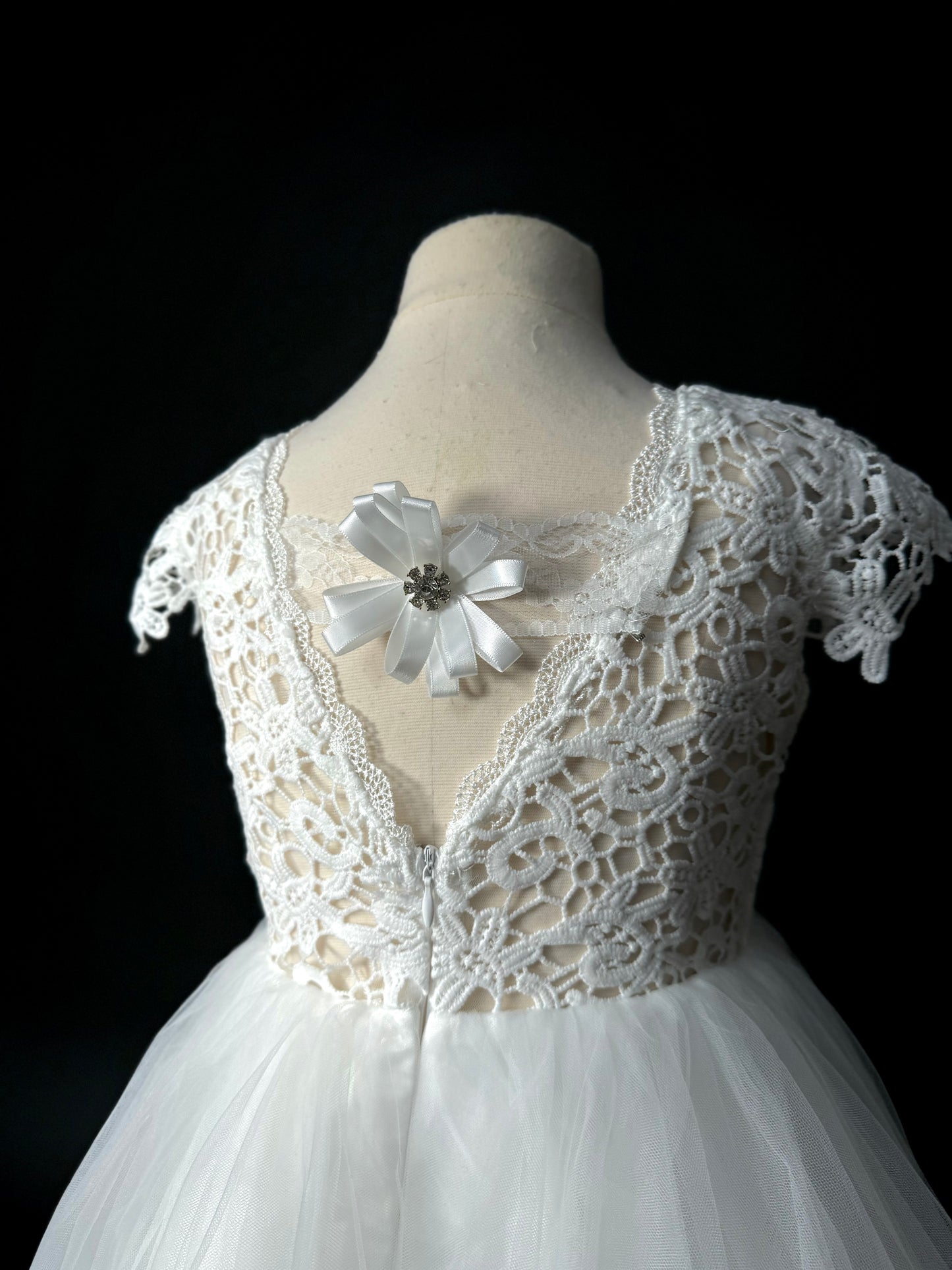 Brand New Kids Flower Girl Dress with Tulle Skirt and Guipure Top