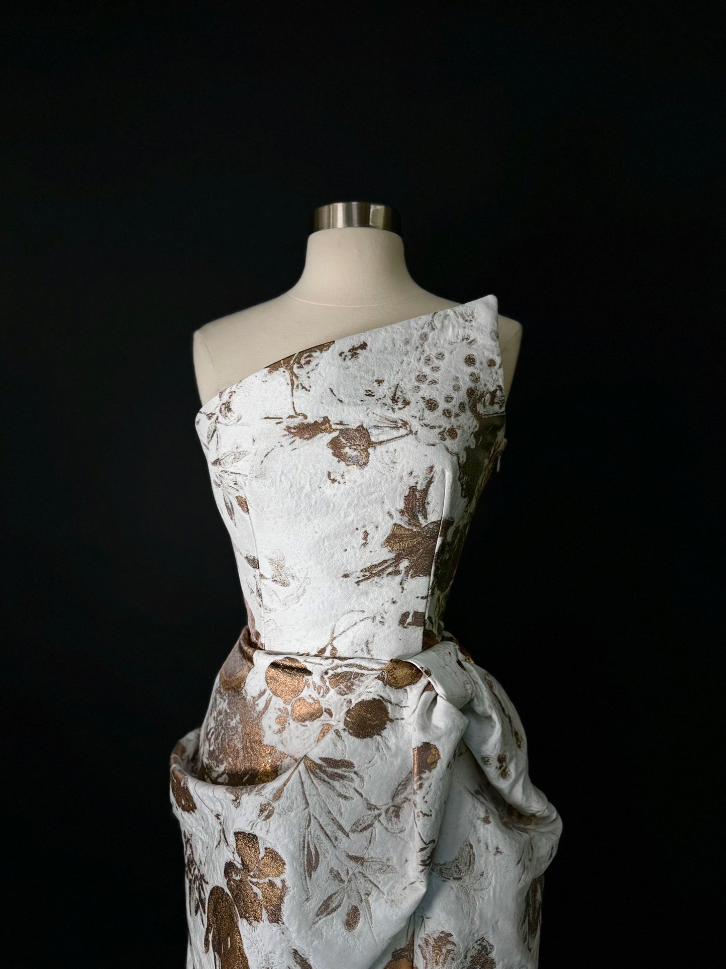 Brand New US 8 ALEXANDER MCQUEEN Metallic Floral Jacquard Evening Dress