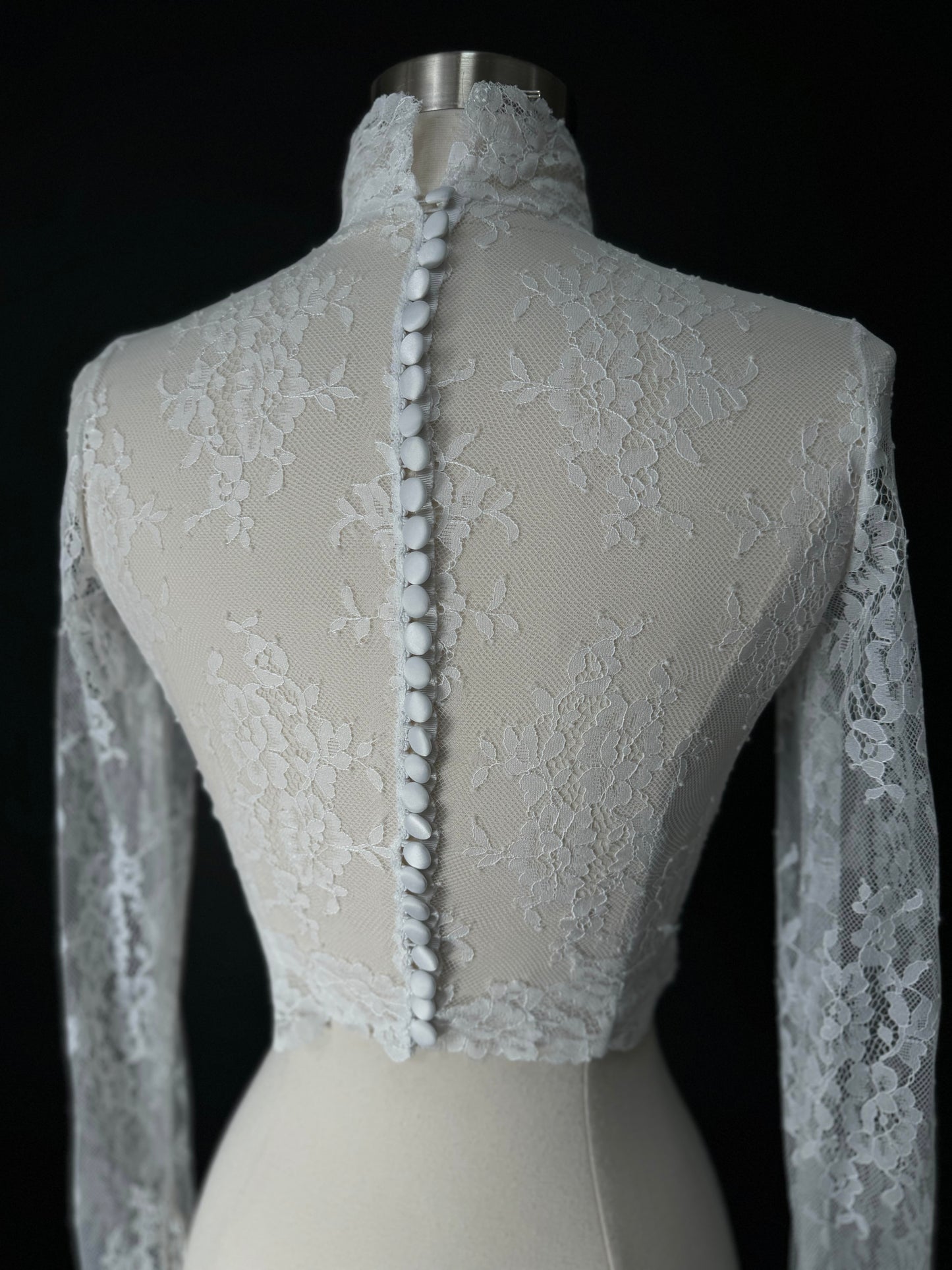 Preloved US 0 Anna Augusta Custom Made Bridal Lace Cape