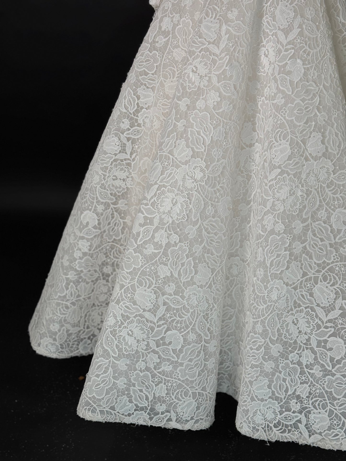 Anna Augusta Modest Style Guipure Lace Bridal Gown, Preloved, Size US 6