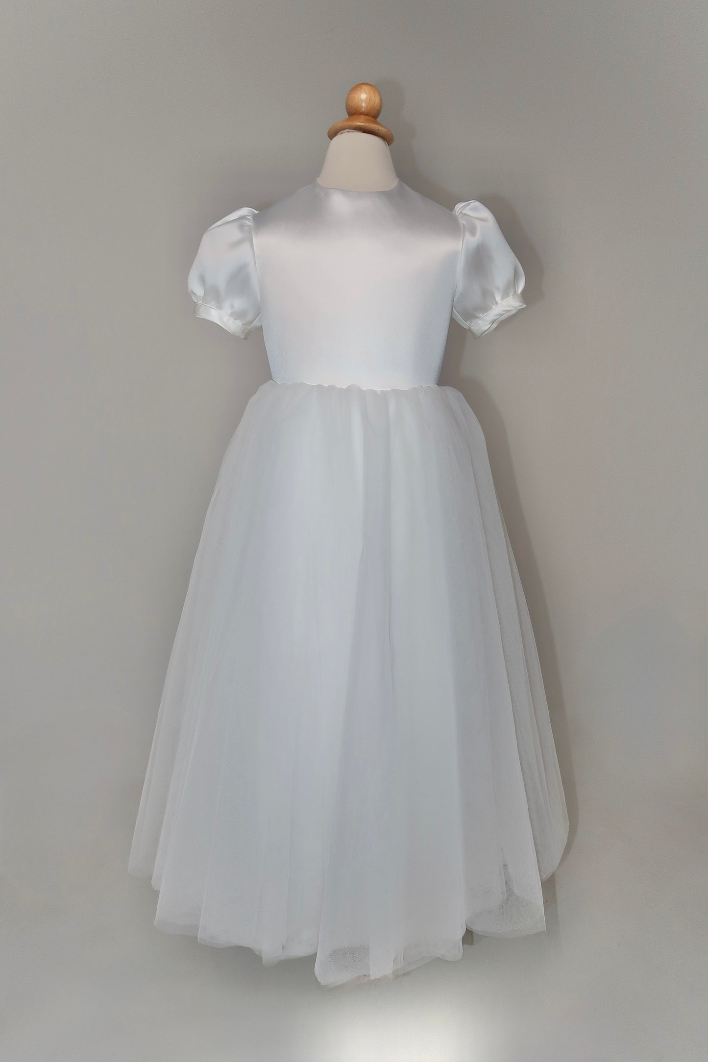 Brand New 7YO Anna Augusta White Kids Dress