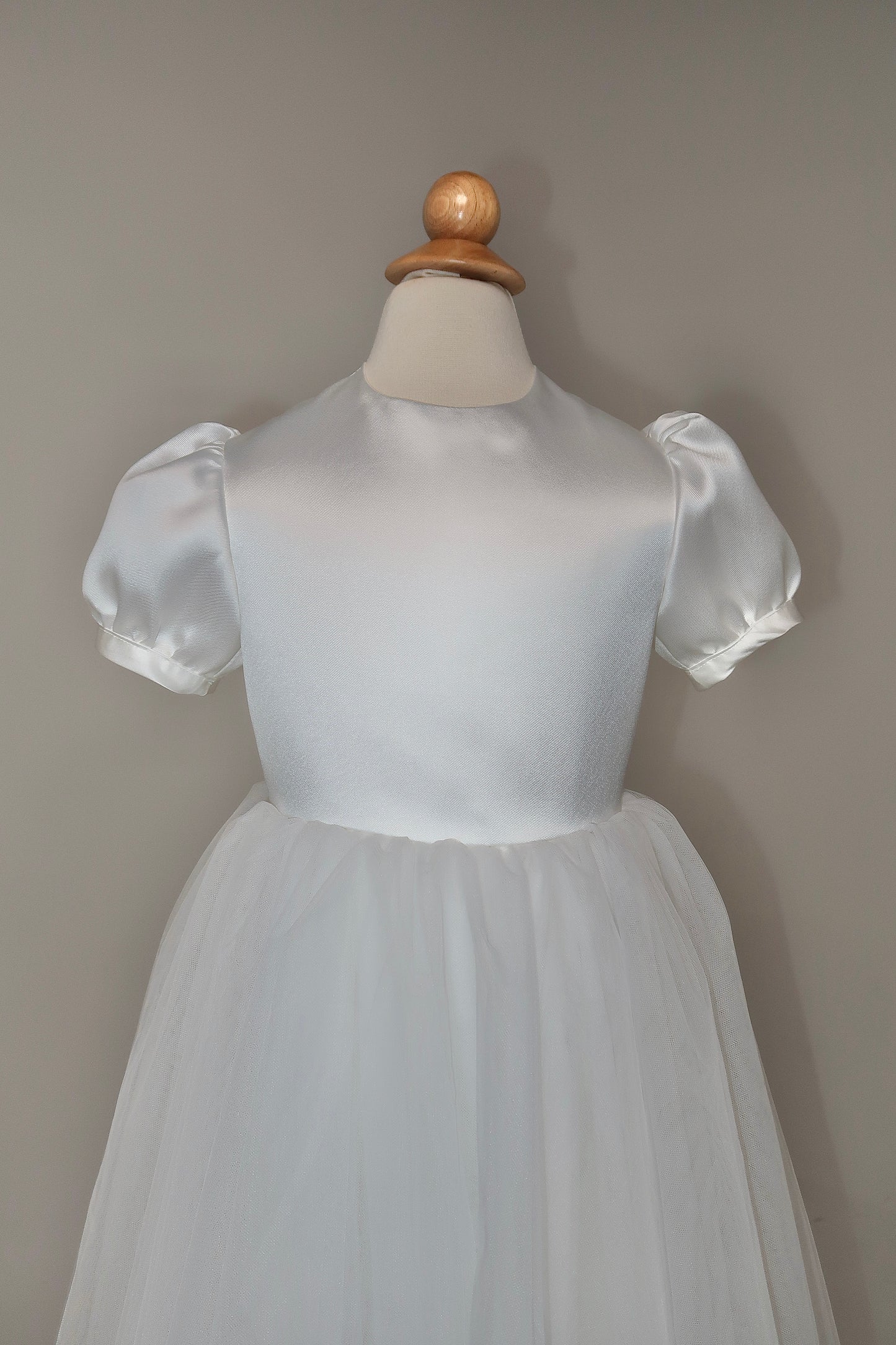 Brand New 7YO Anna Augusta White Kids Dress