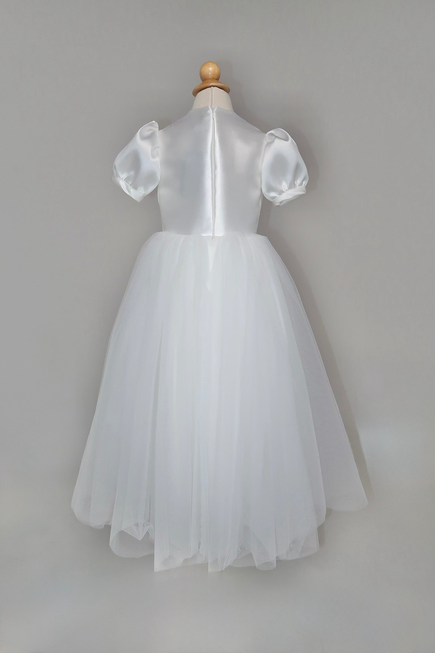 Brand New 7YO Anna Augusta White Kids Dress