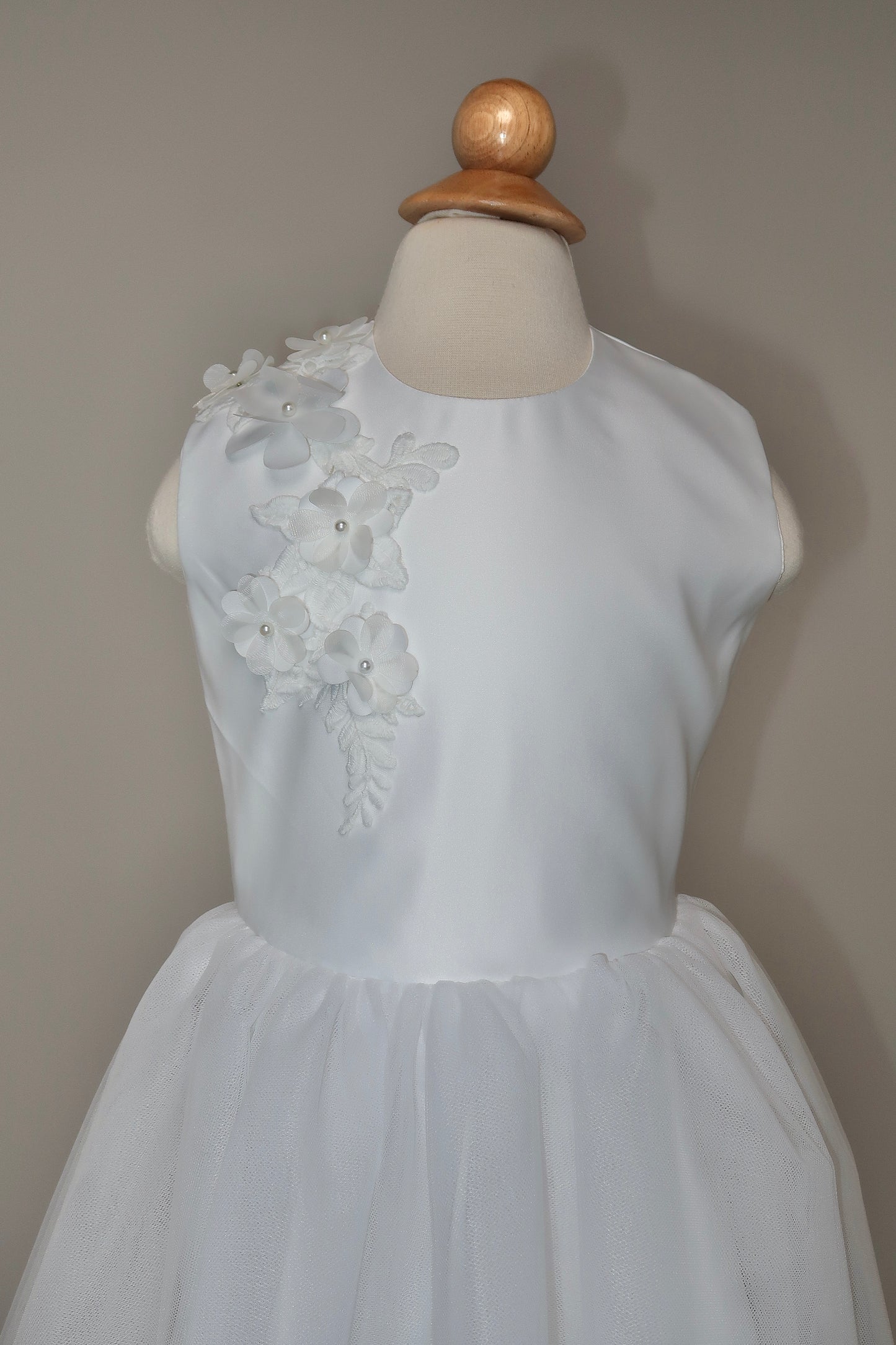 Brand New 8YO Anna Augusta White Kids Dress