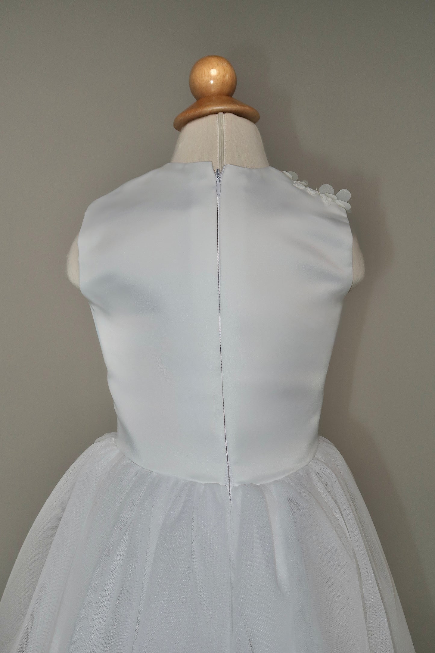 Brand New 8YO Anna Augusta White Kids Dress