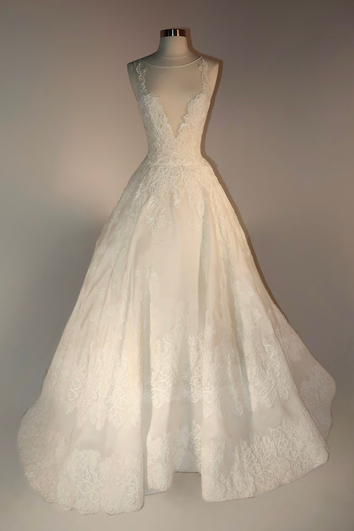 Floor Sample US6 Isabella Armstrong Bridal Gown
