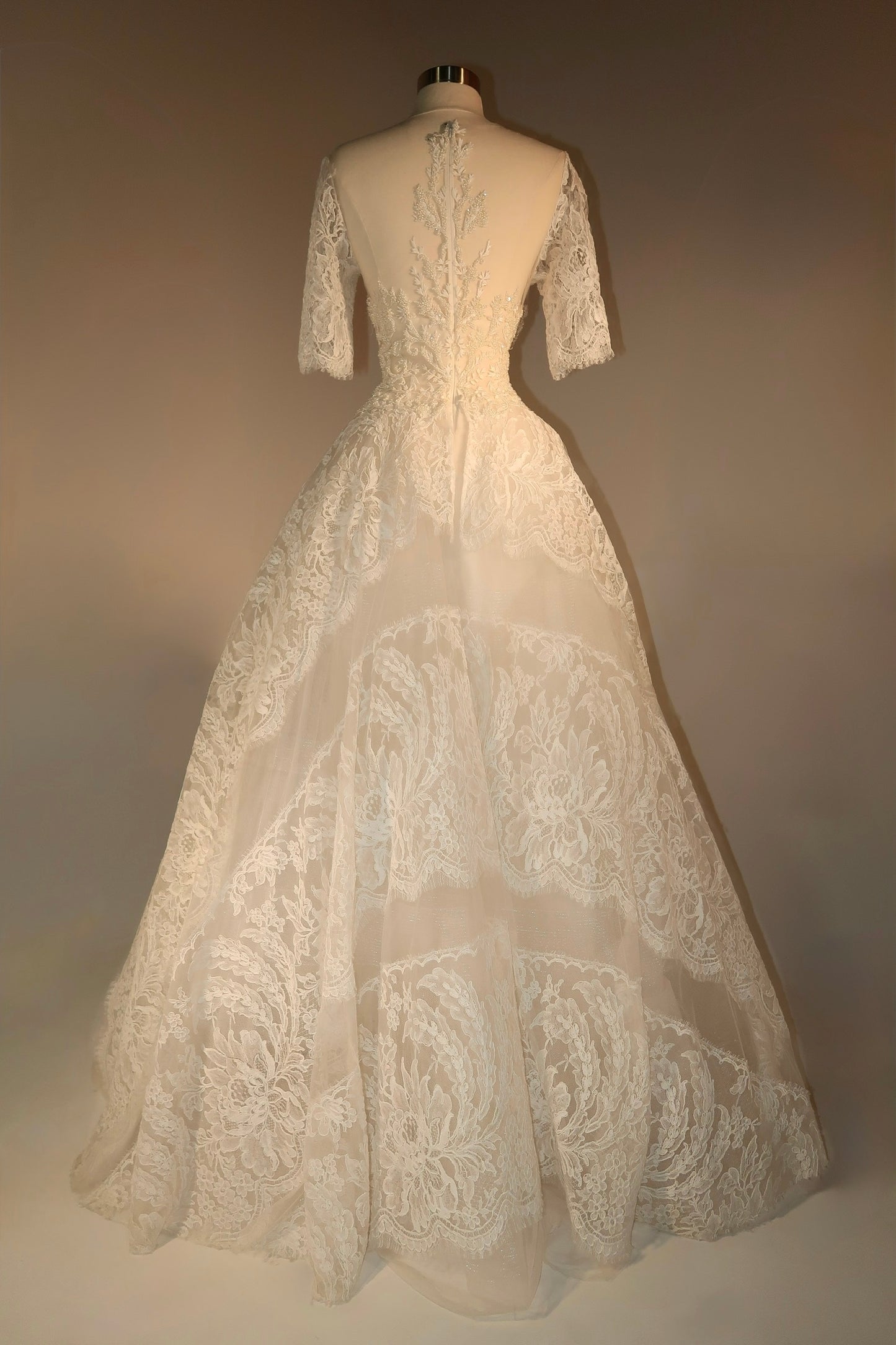 Floor Sample US6 Reem Acra Bridal Gown