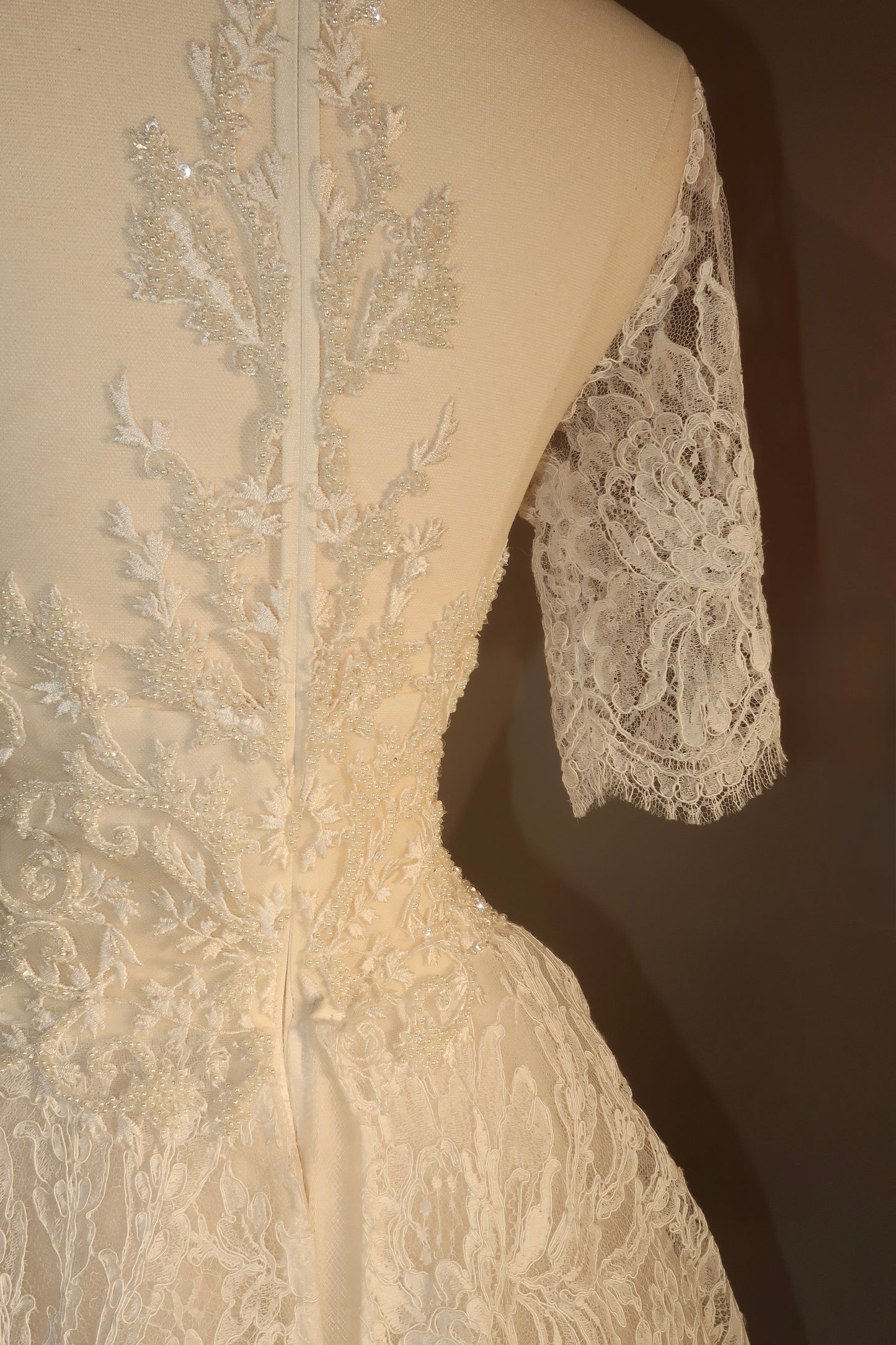 Floor Sample US6 Reem Acra Bridal Gown
