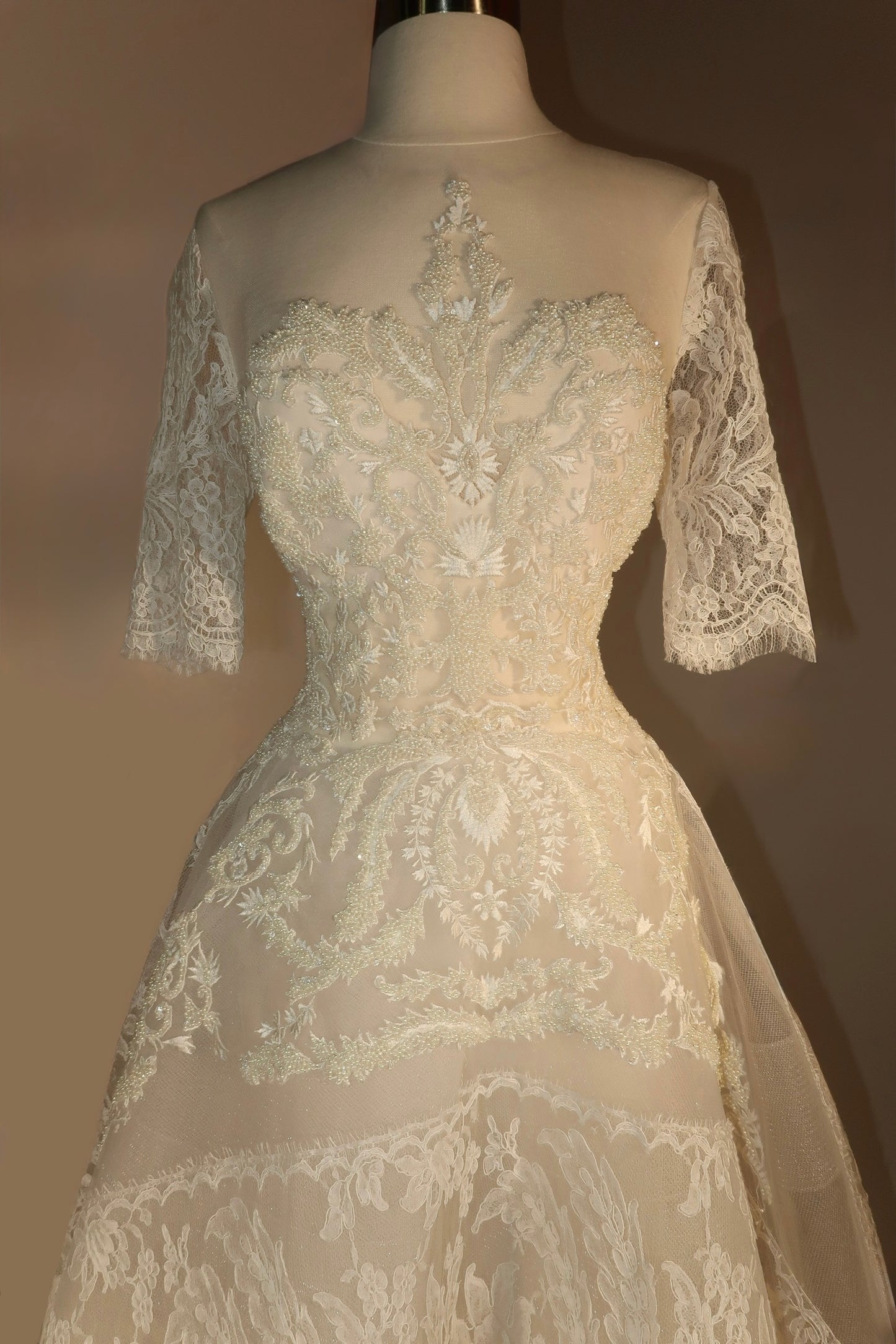 Floor Sample US6 Reem Acra Bridal Gown