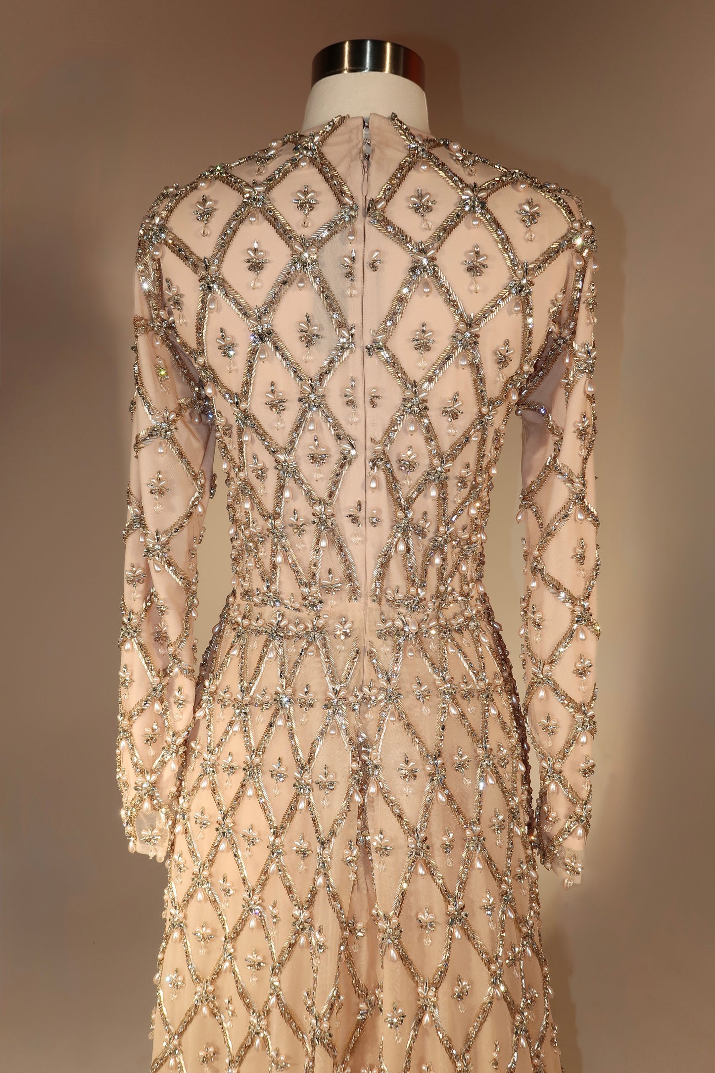 Preloved Mikael D Gown