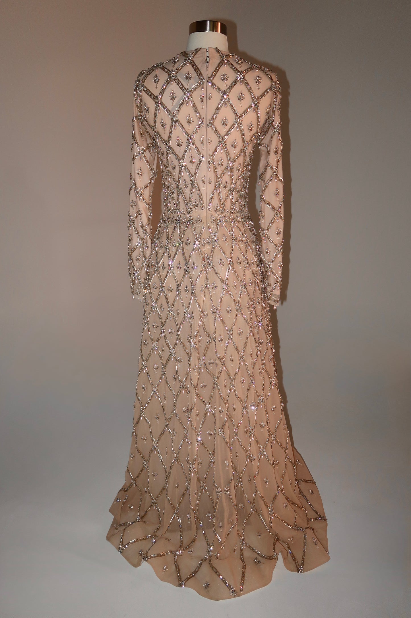 Preloved Mikael D Gown