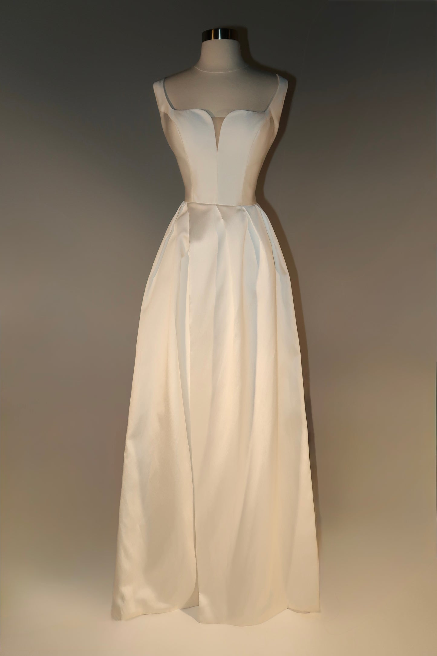 Floor Sample US 10 MILA NOVA Maxi Gown