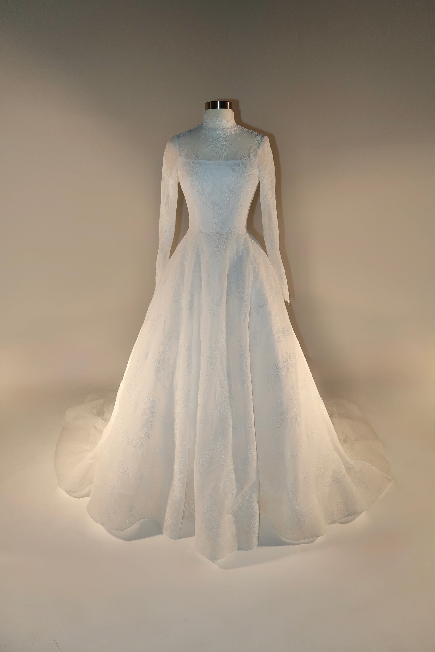 Preloved US 4Anna Augusta Custom Made Bridal Gown