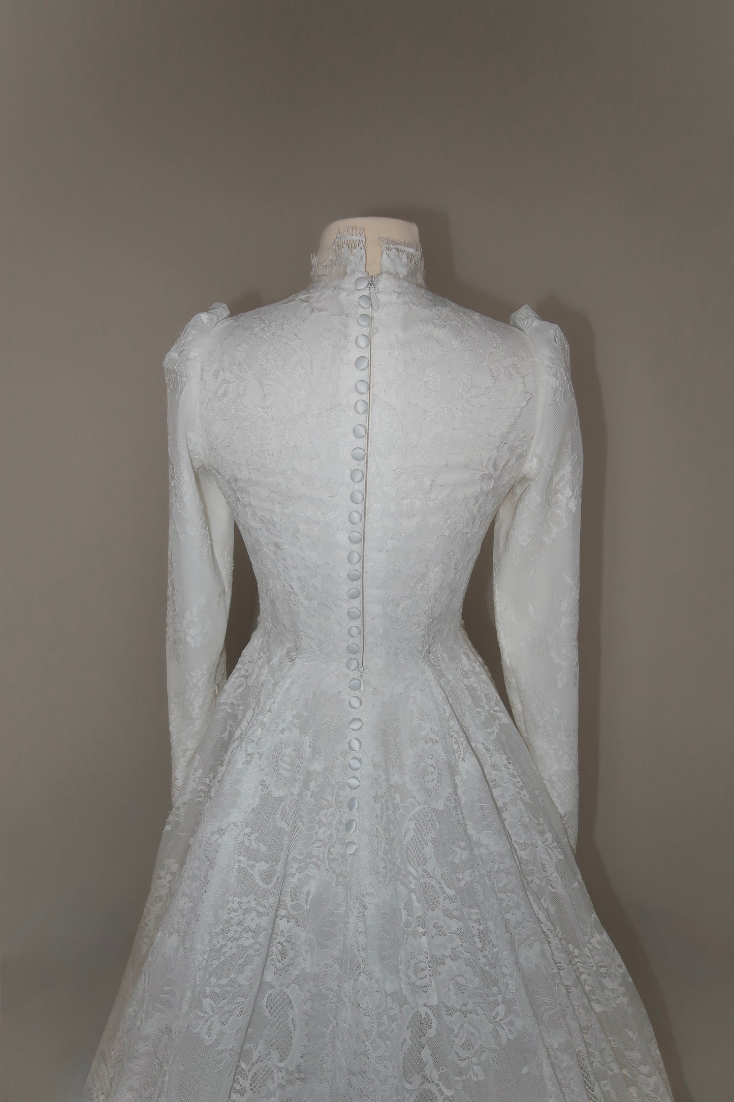 Preloved US4 Anna Augusta Bridal Gown