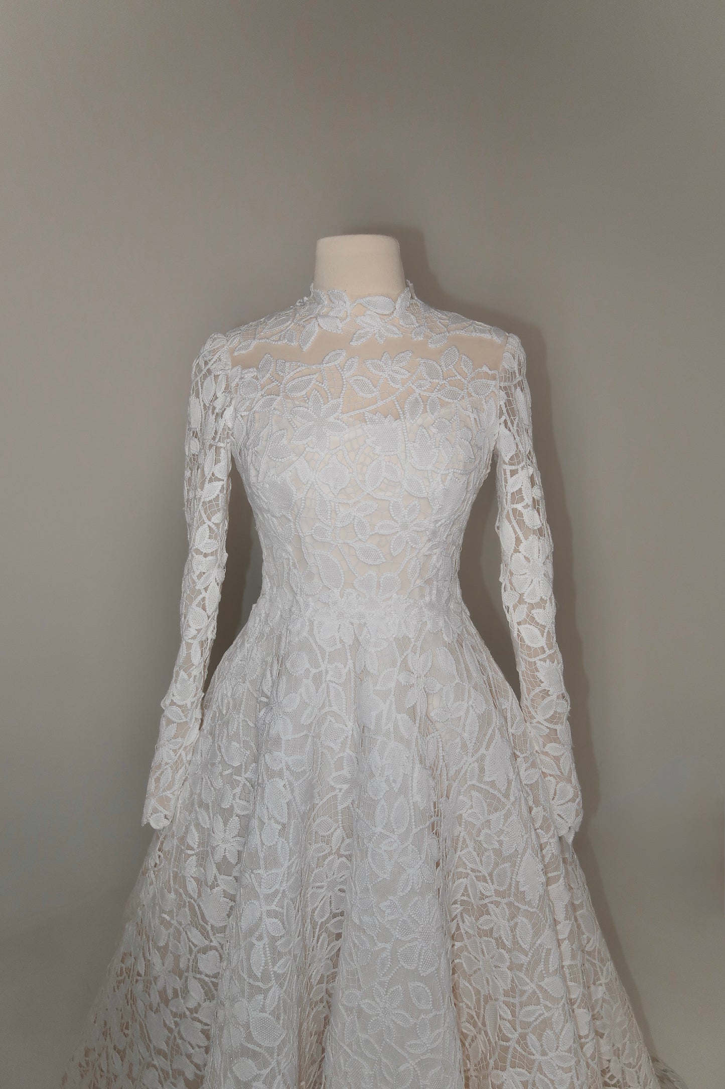 Preloved US4 Anna Augusta Bridal Gown