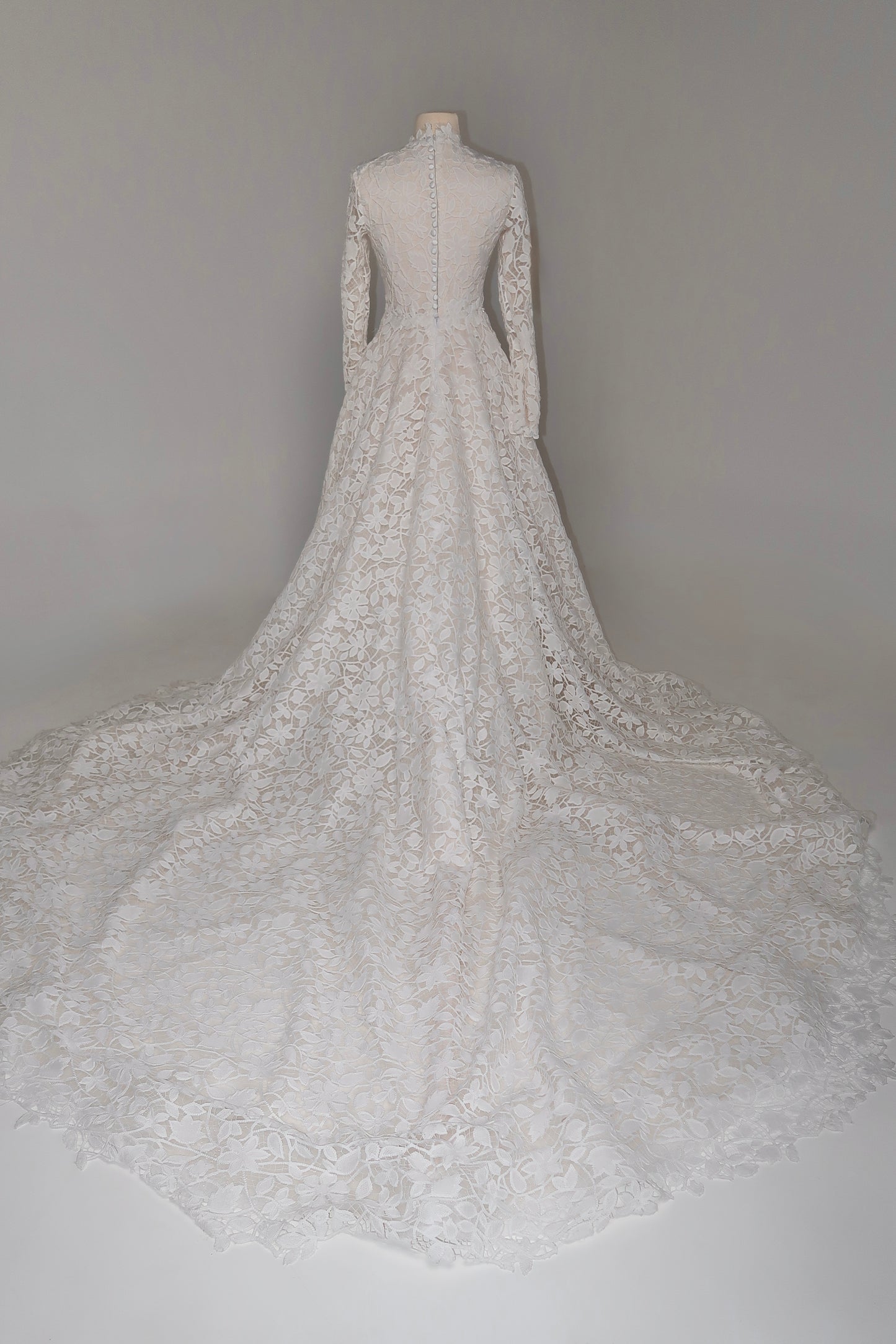 Preloved US4 Anna Augusta Bridal Gown