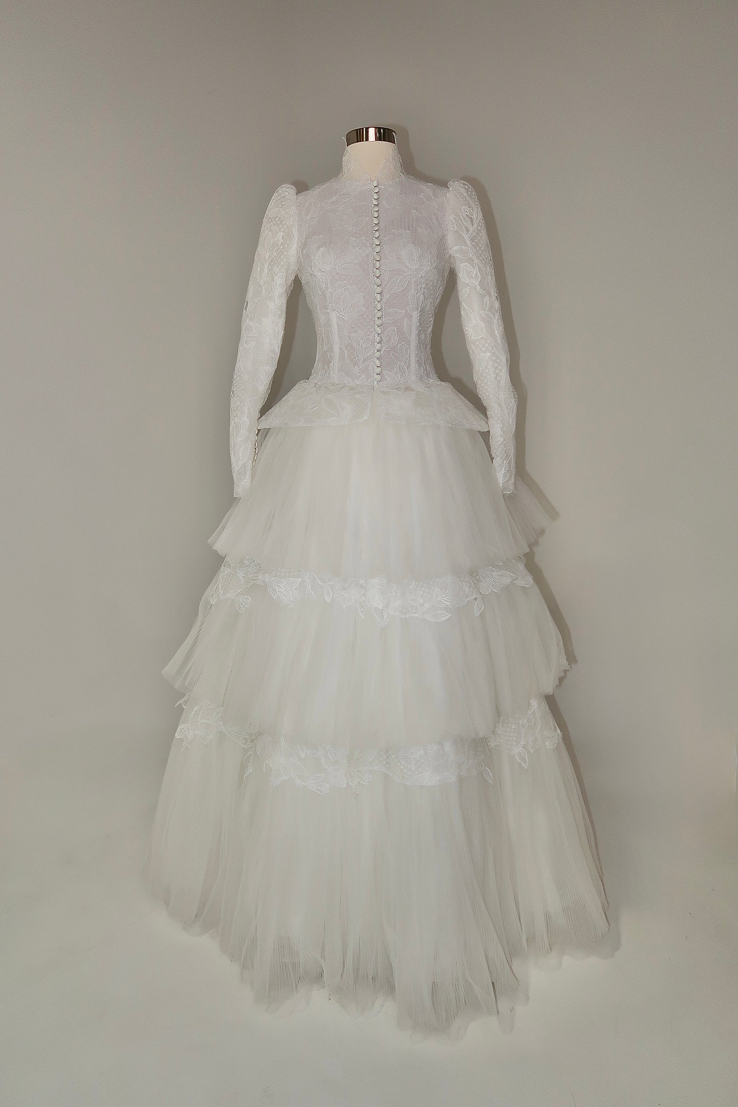 Preloved US4 Anna Augusta Custom Made Bridal Gown